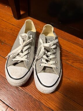 Unisex Converse sneakers M6/W8